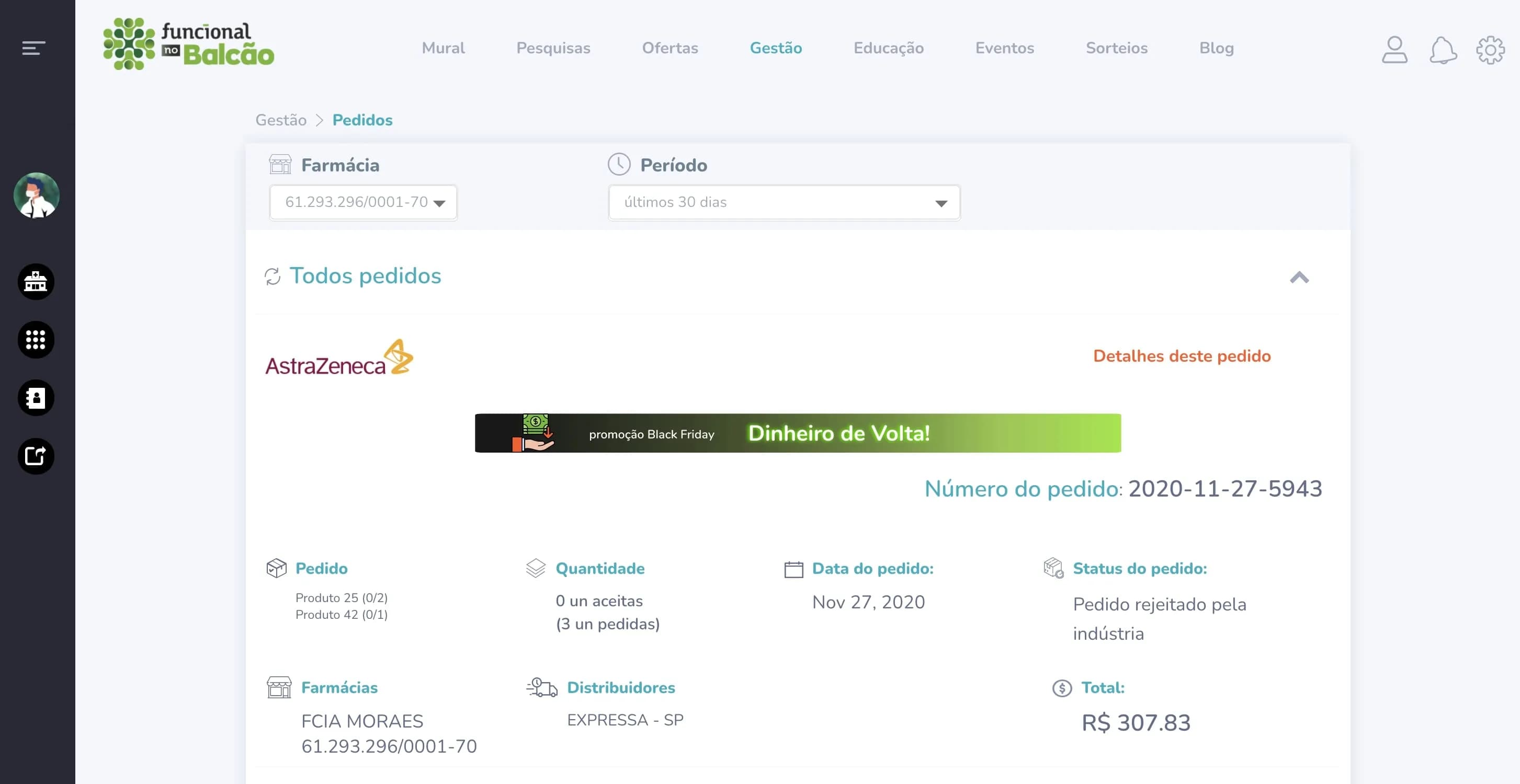 A funcionalidade do produto inclui um carrossel de promoção e um processo de checkout associado com histórico de pedidos e funcionalidades avançadas de faturamento.